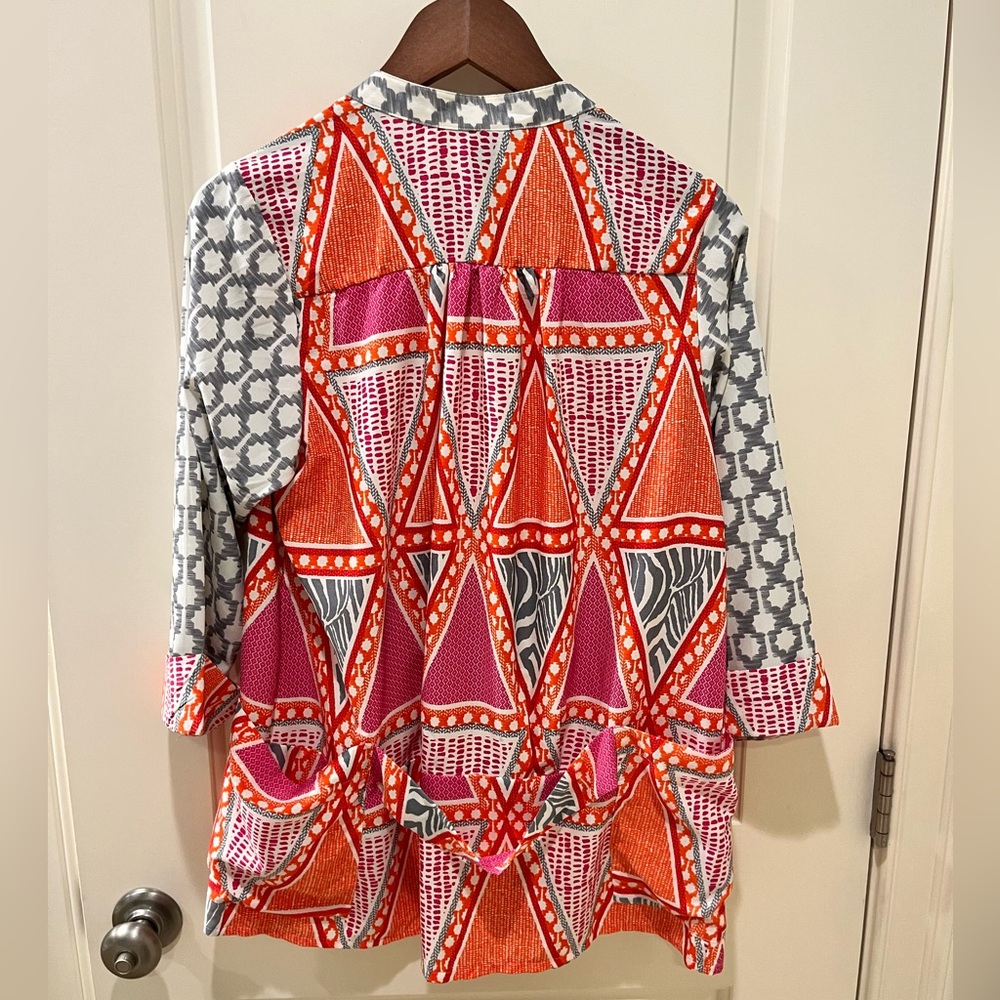 Geometric Patterned Tunic - Picture 9 of 10